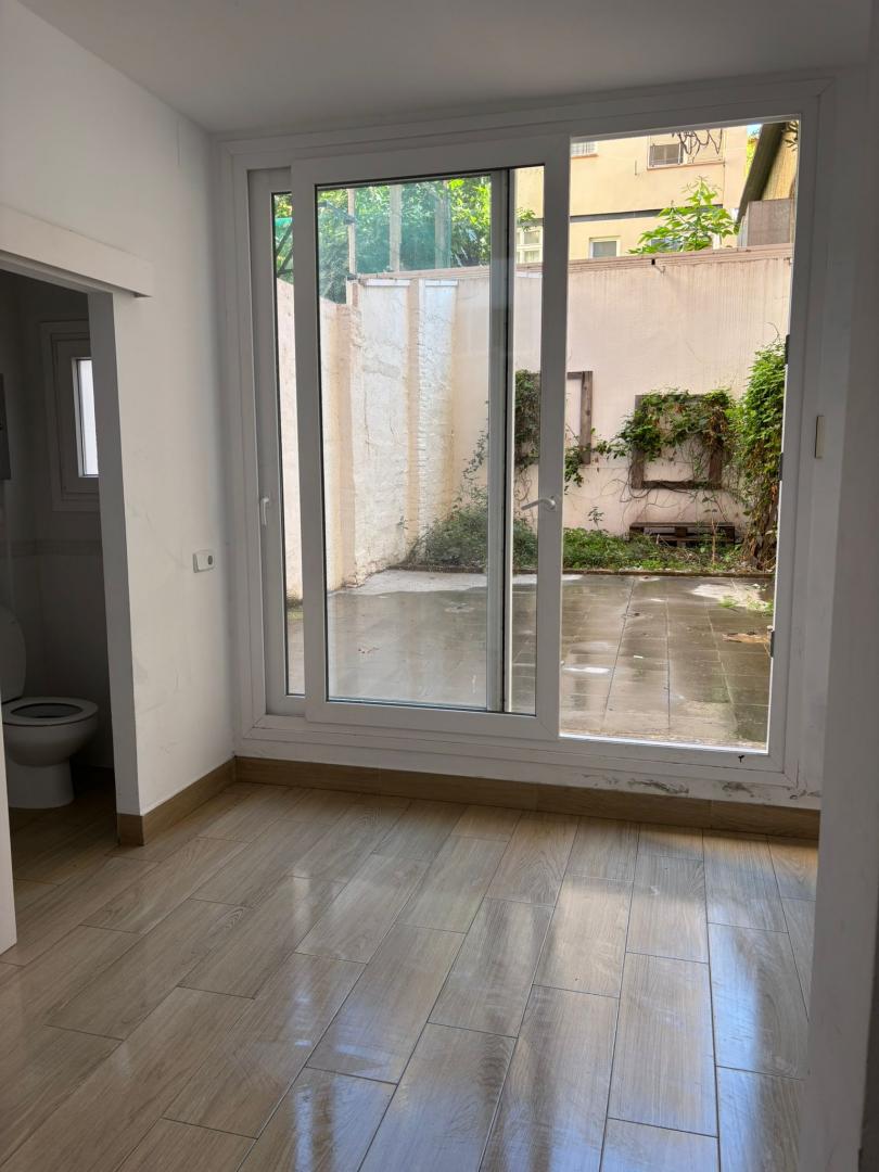 Local comercial – Barcelona 108.00 m2 photo2