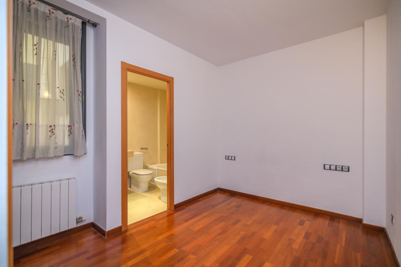 Piso – Barcelona 77.00 m2 photo14