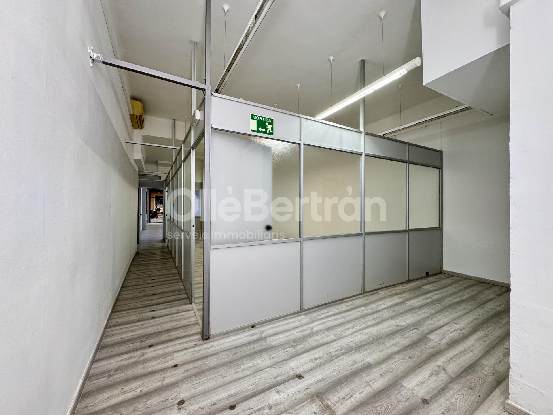 Local comercial – Barcelona 117.00 m2 photo4
