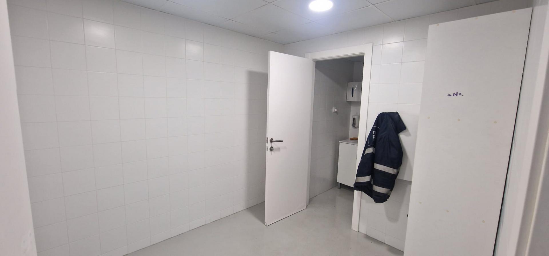Local comercial – Cornellà de Llobregat 963.00 m2 photo11