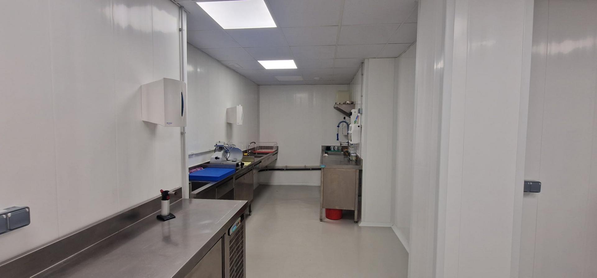 Local comercial – Cornellà de Llobregat 963.00 m2 photo9