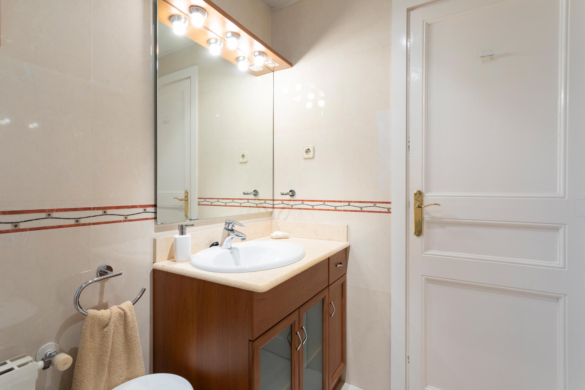 Piso – Barcelona 76.00 m2 photo15