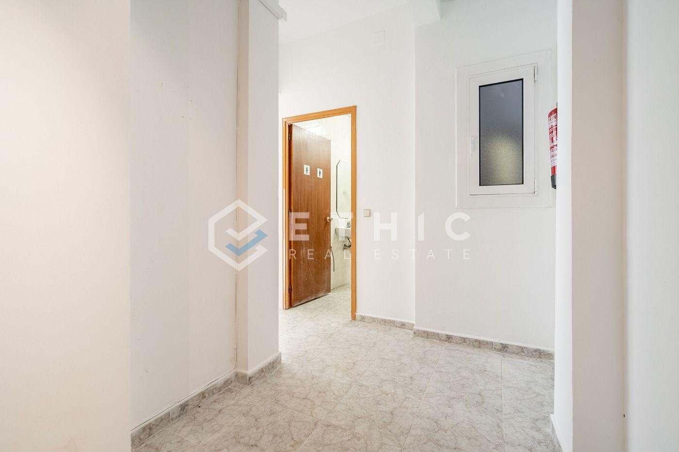 Local comercial – Barcelona 161.00 m2 photo8
