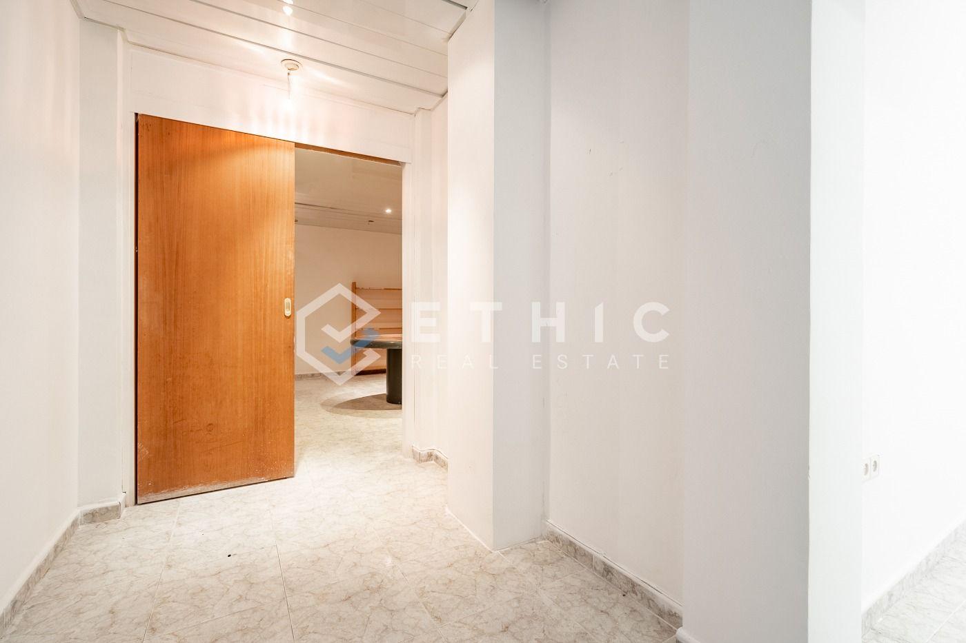 Local comercial – Barcelona 161.00 m2 photo15