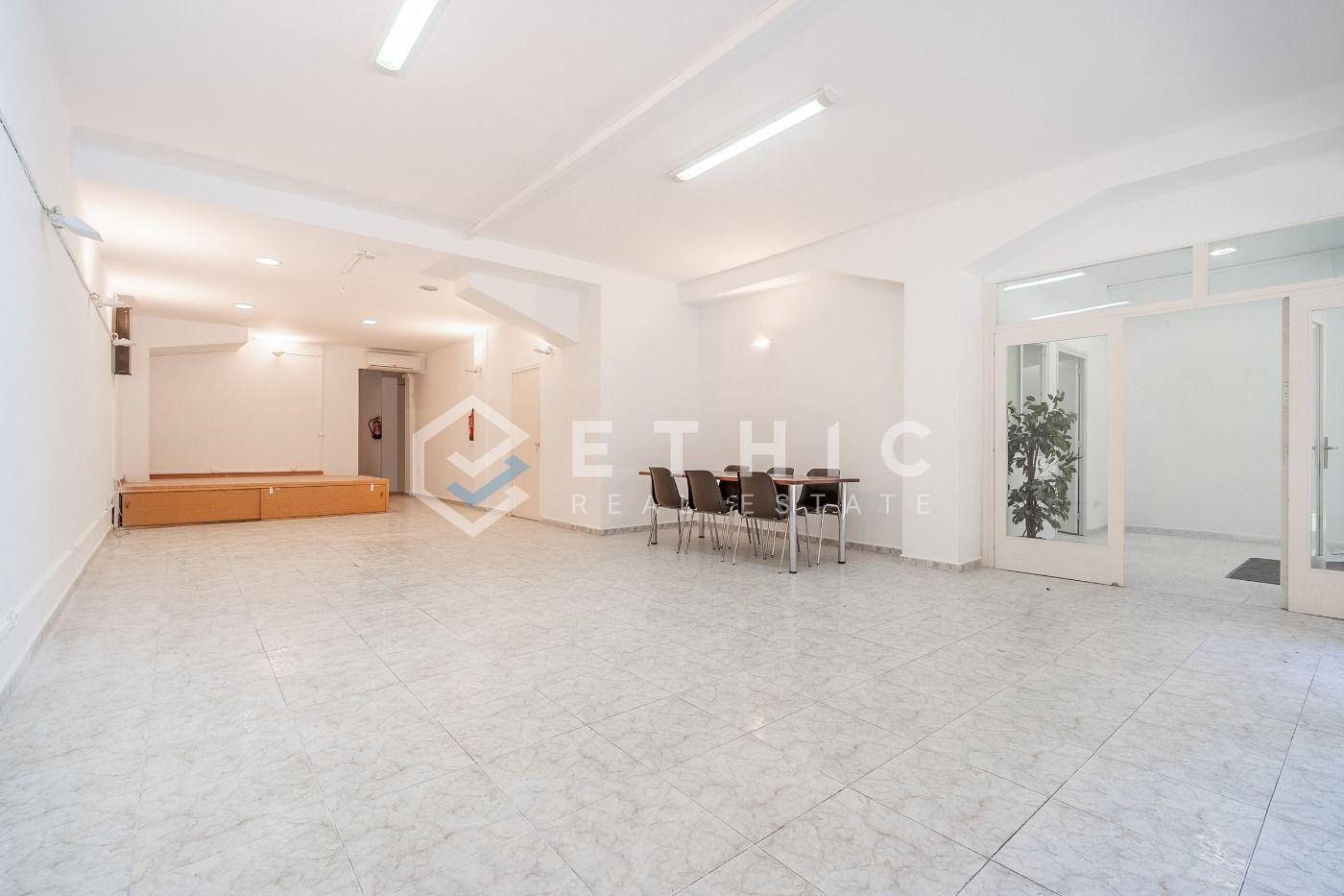 Local comercial – Barcelona 161.00 m2 photo11