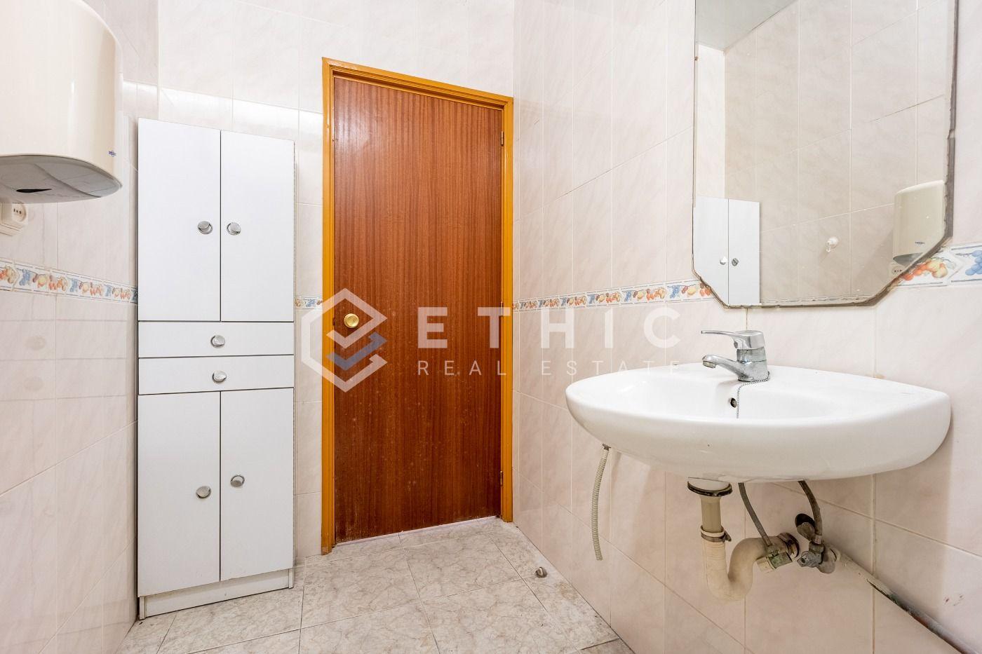 Local comercial – Barcelona 161.00 m2 photo23