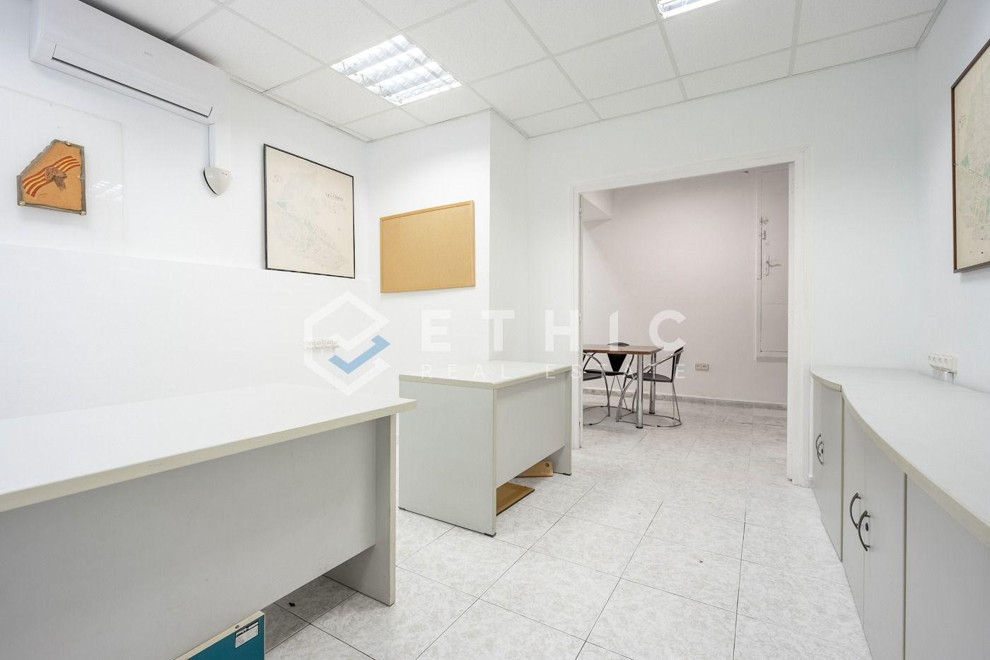 Local comercial – Barcelona 161.00 m2 photo3