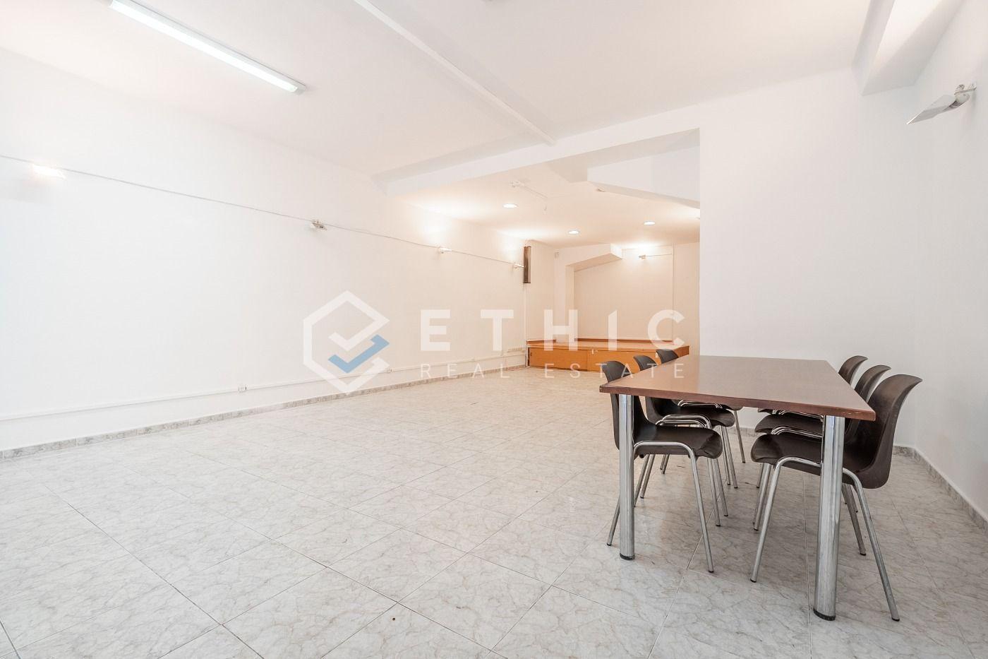 Local comercial – Barcelona 161.00 m2 photo22