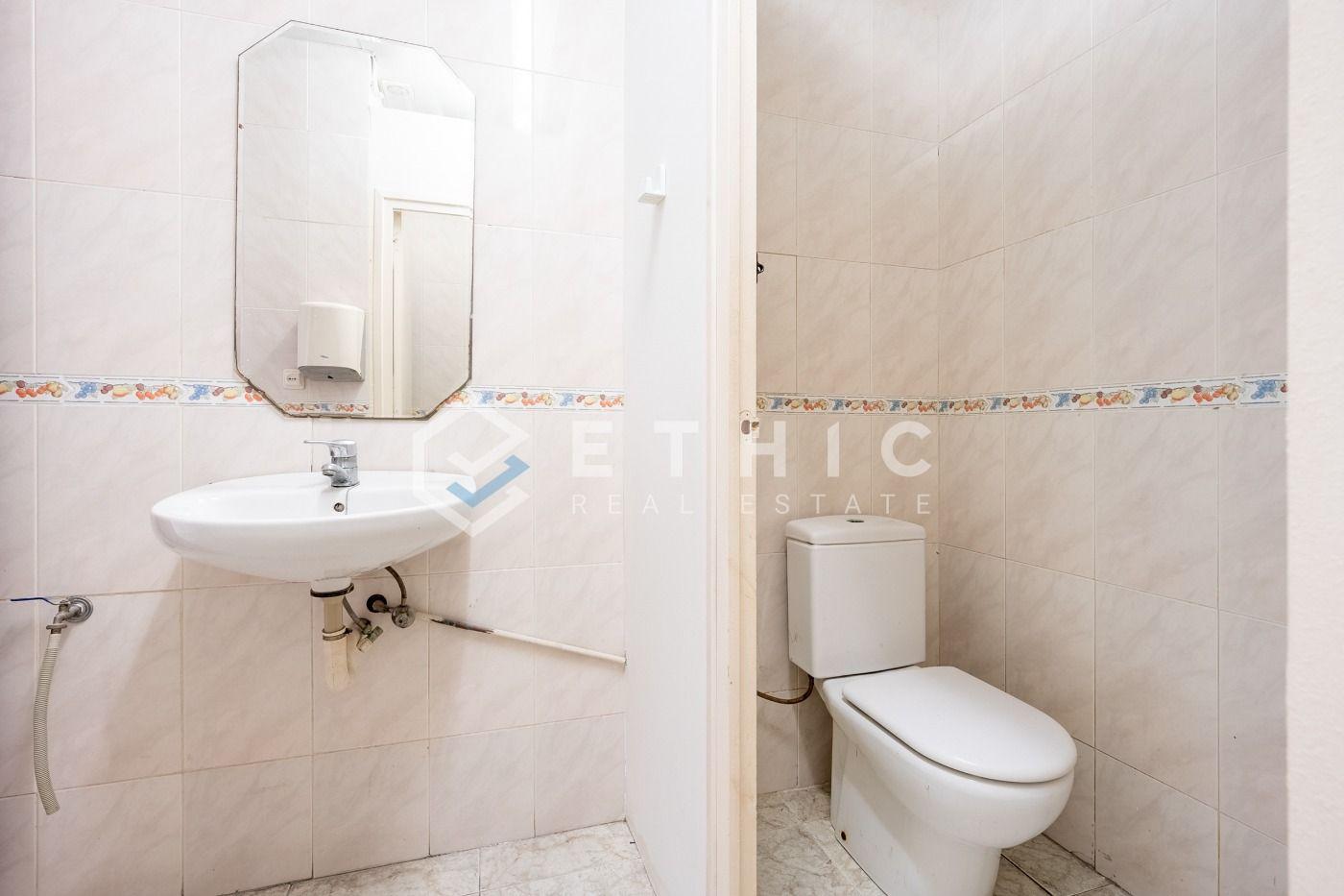 Local comercial – Barcelona 161.00 m2 photo19