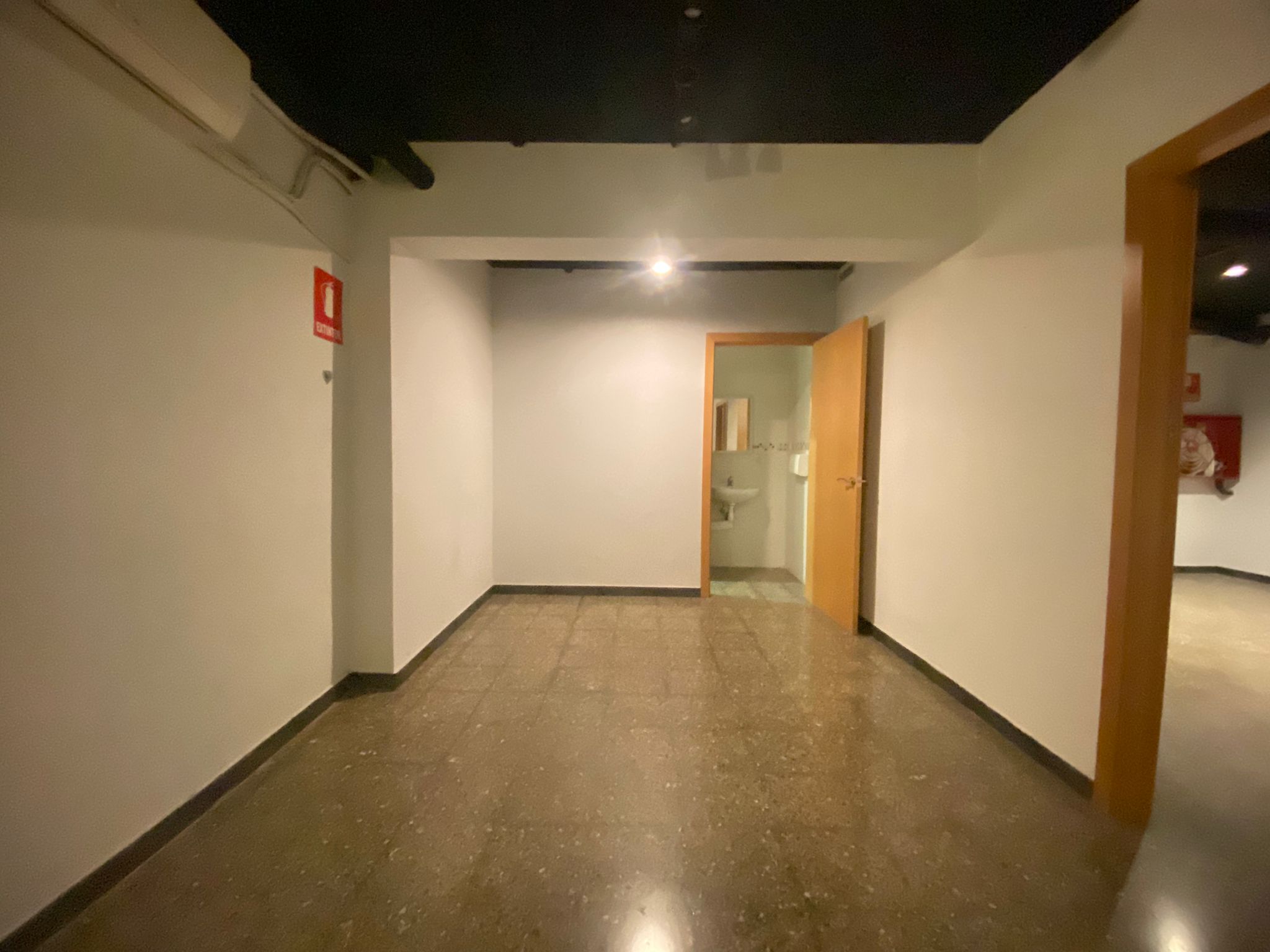 Local comercial – Barcelona 252.00 m2 photo29