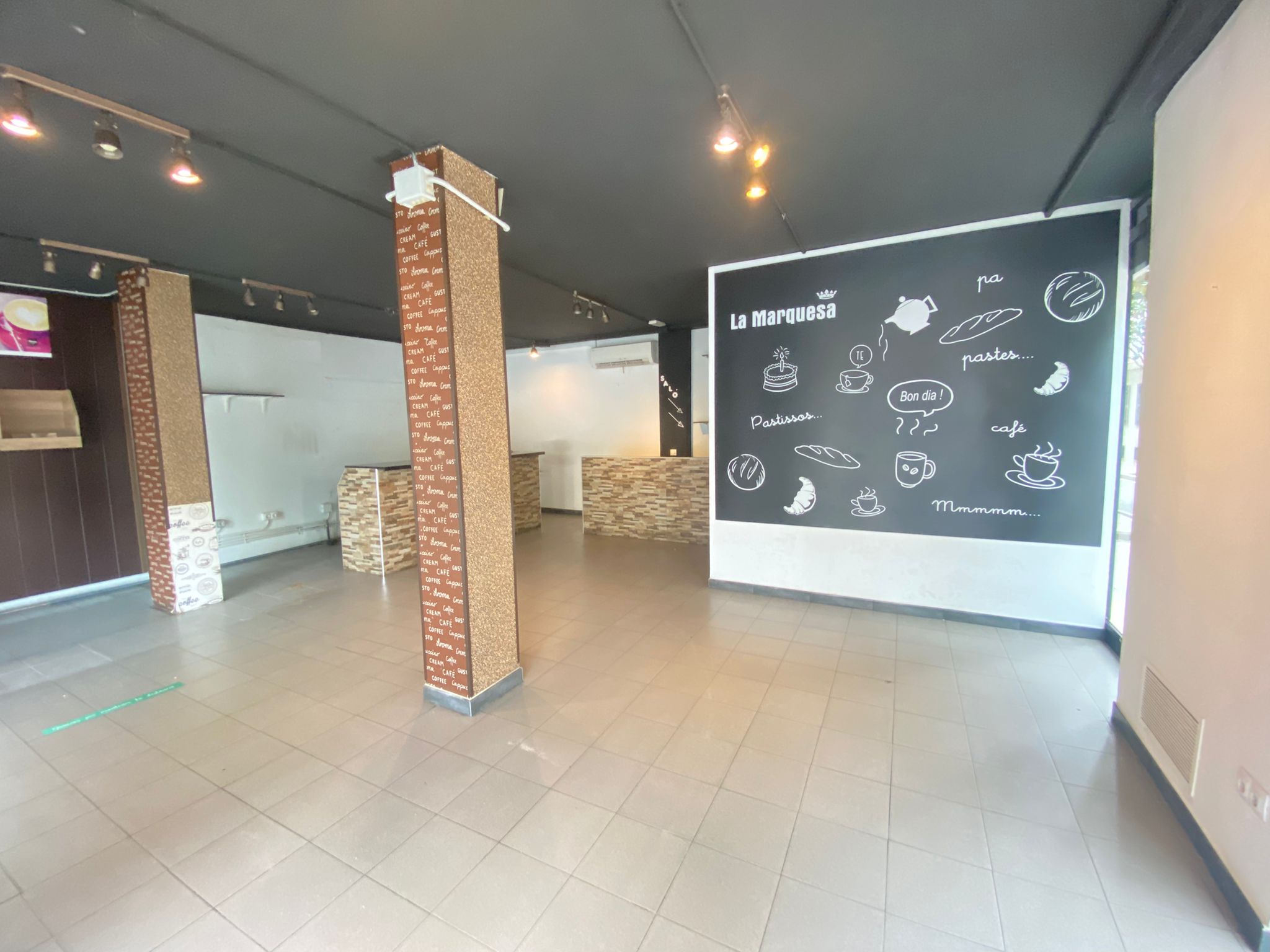 Local comercial – Barcelona 252.00 m2 photo4