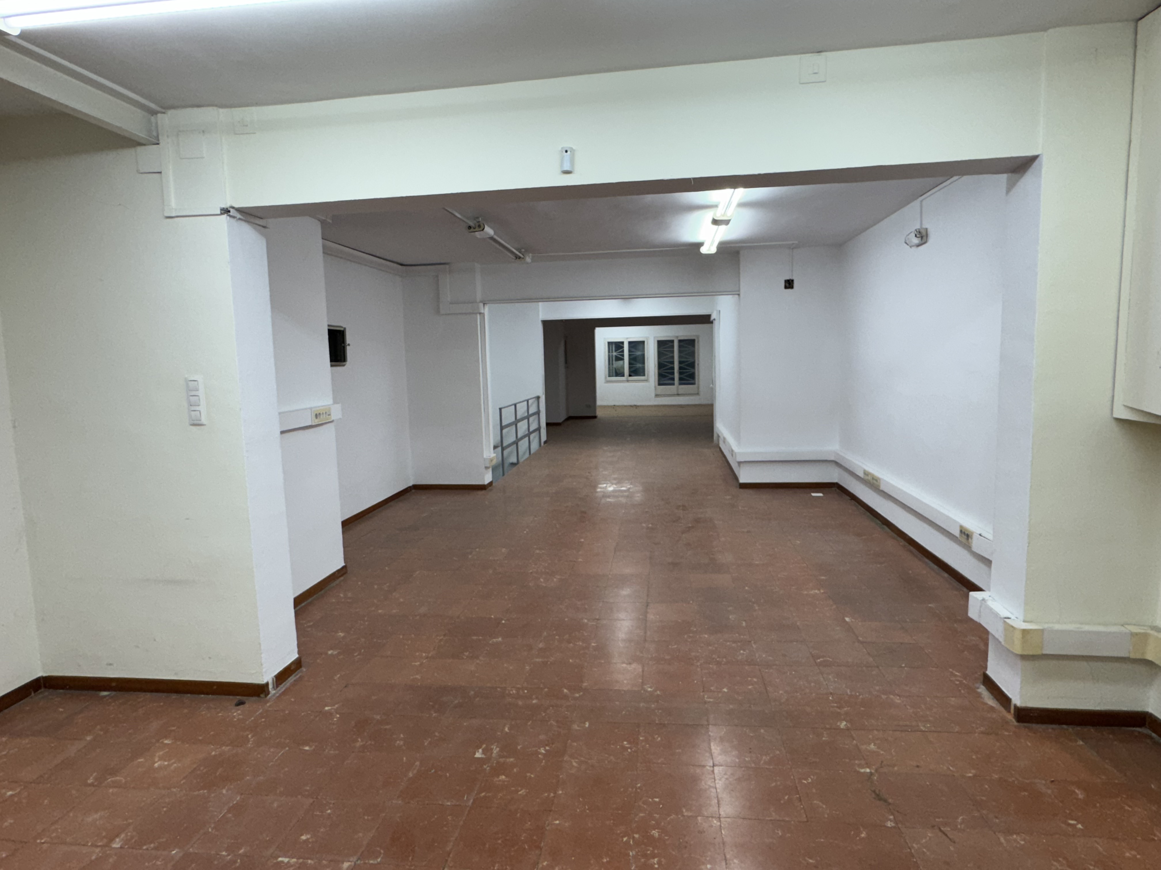 Local comercial – Barcelona 498.00 m2