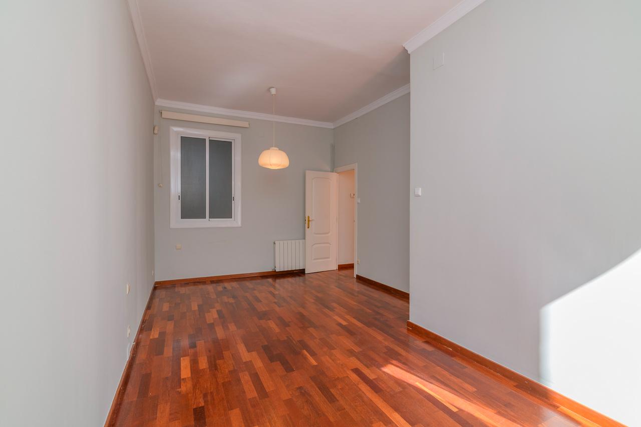 Piso – Barcelona 83.00 m2 photo14