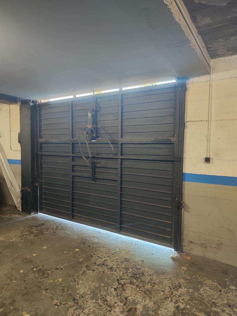 Unifamiliar adosada – Barcelona 200.00 m2 photo3