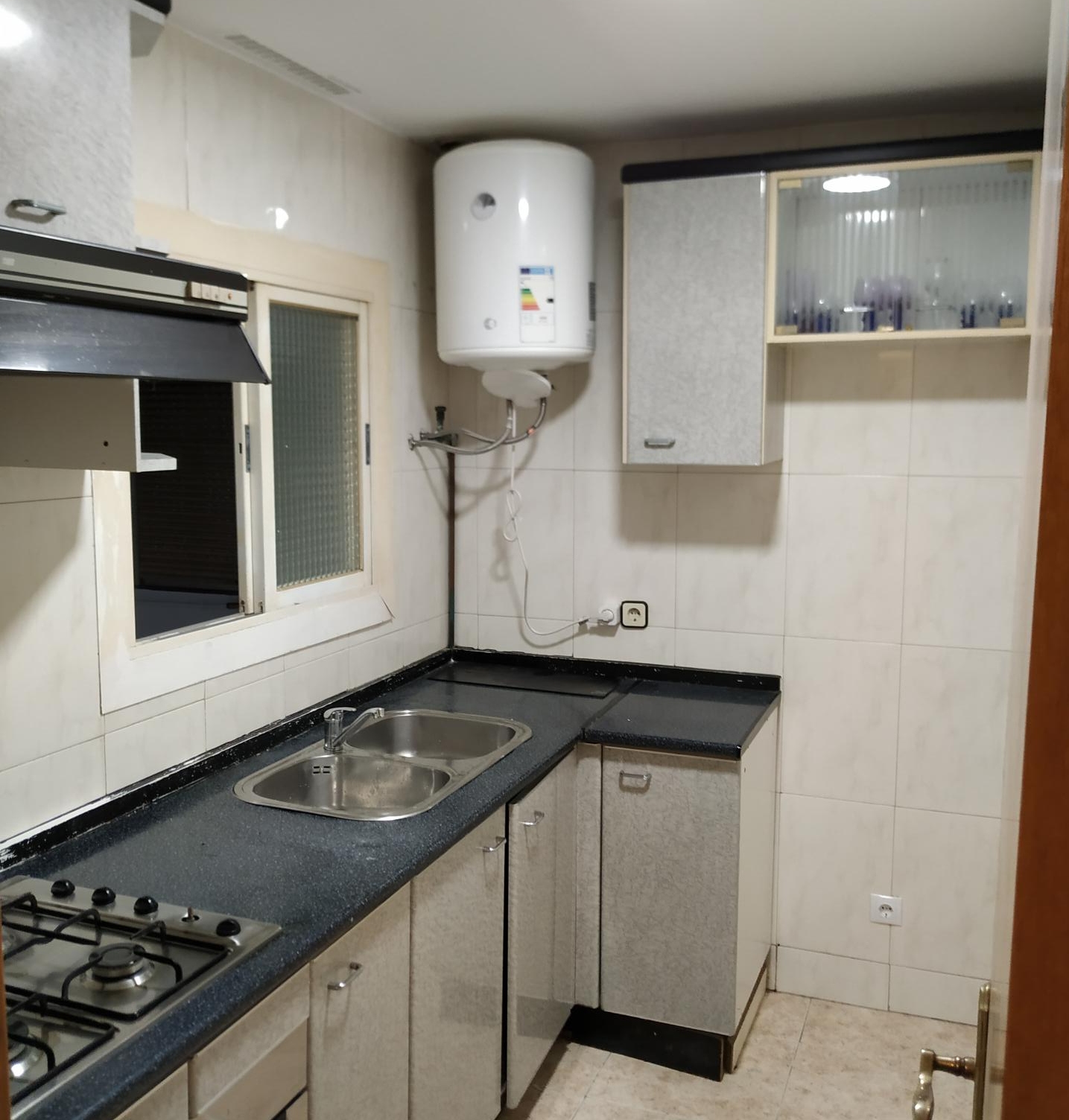 Piso – Hospitalet de Llobregat 74.00 m2 photo9
