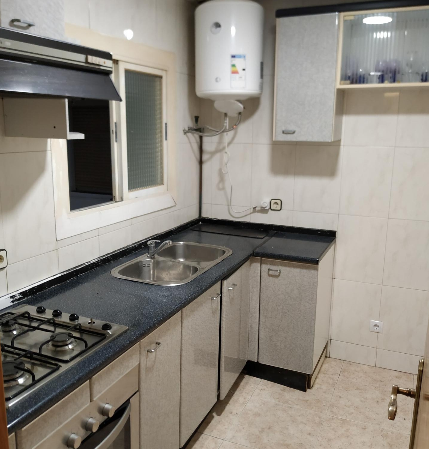 Piso – Hospitalet de Llobregat 74.00 m2 photo10