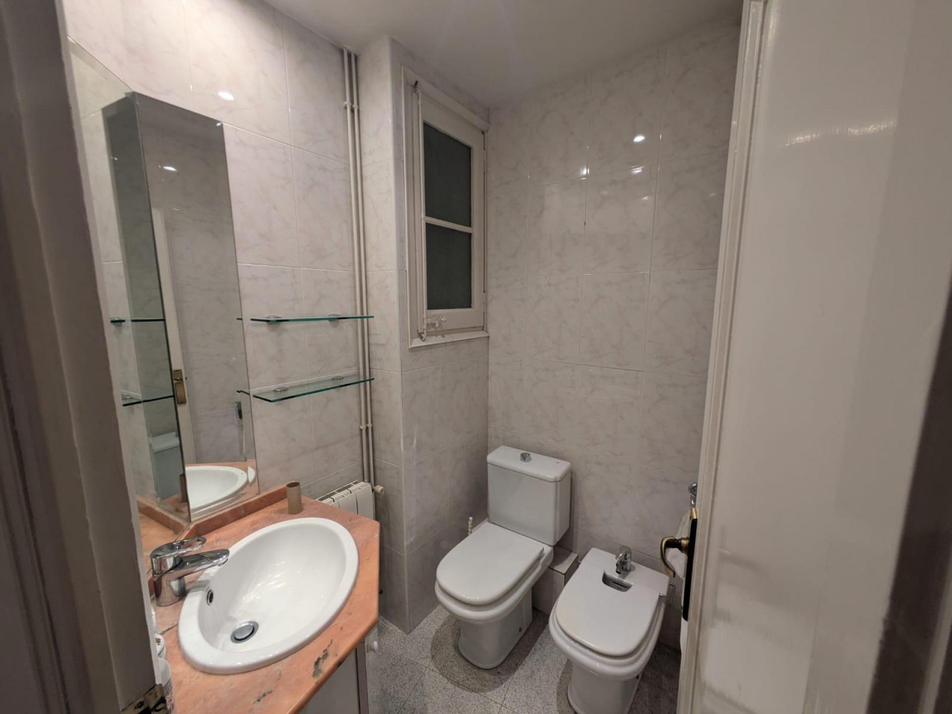 Piso – Barcelona 89.00 m2 photo15