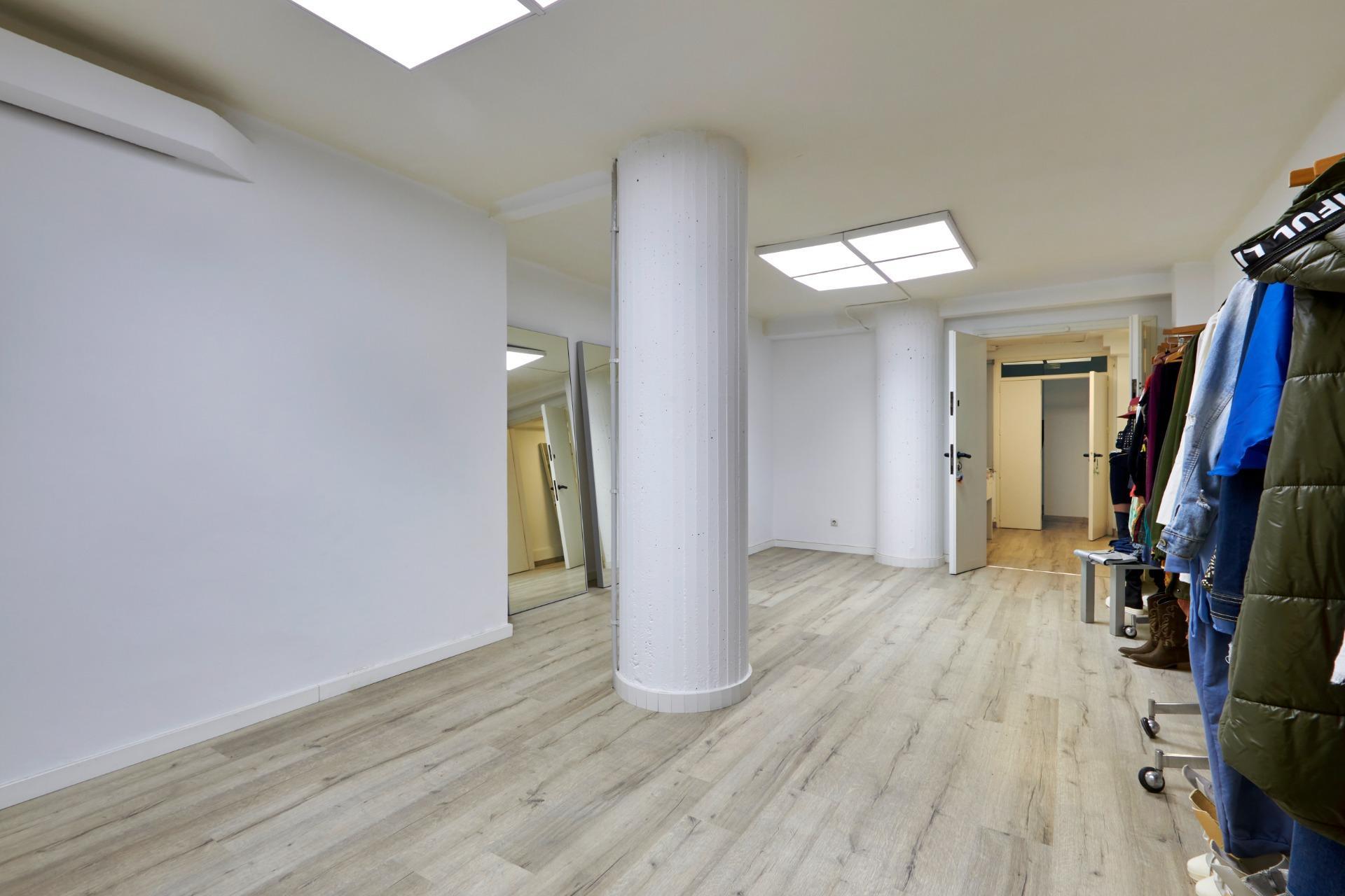 Local comercial – Barcelona 449.00 m2 photo43