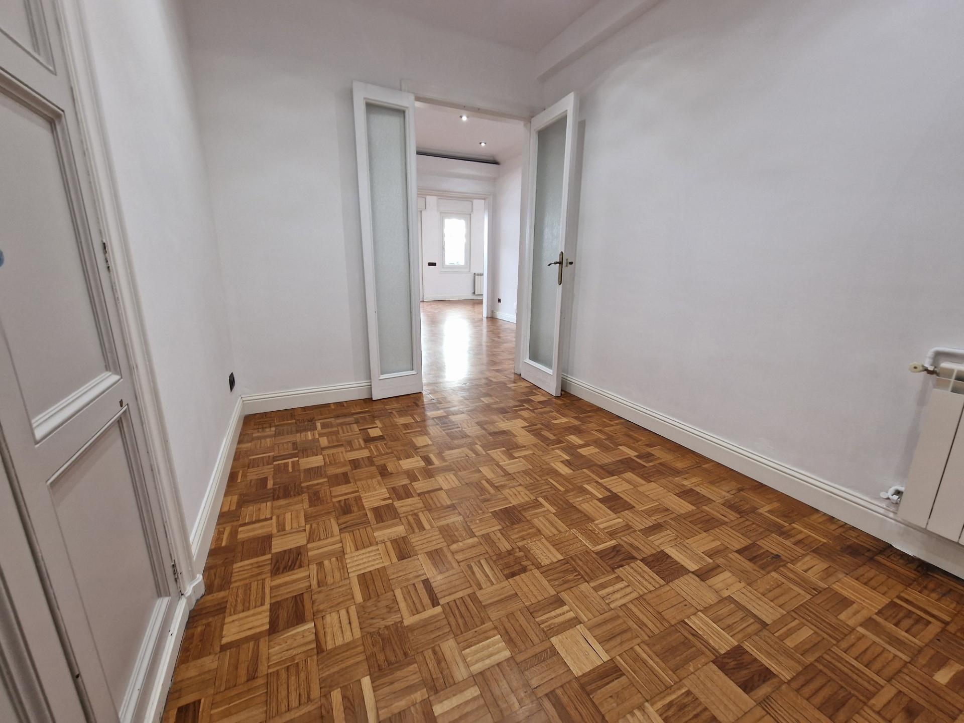 Piso – Barcelona 175.00 m2 photo13