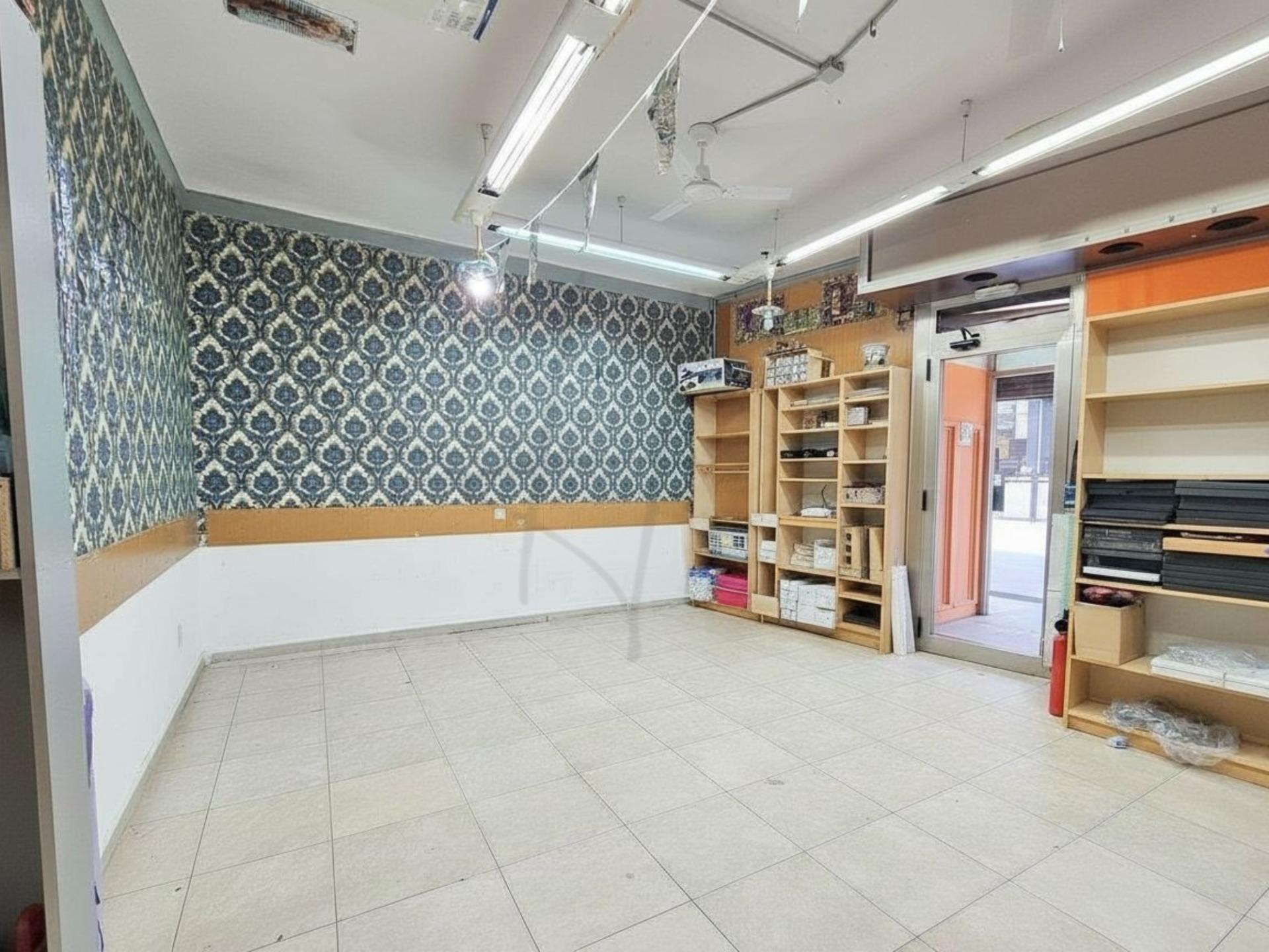 Local comercial – Cornellà de Llobregat 57.00 m2 photo5