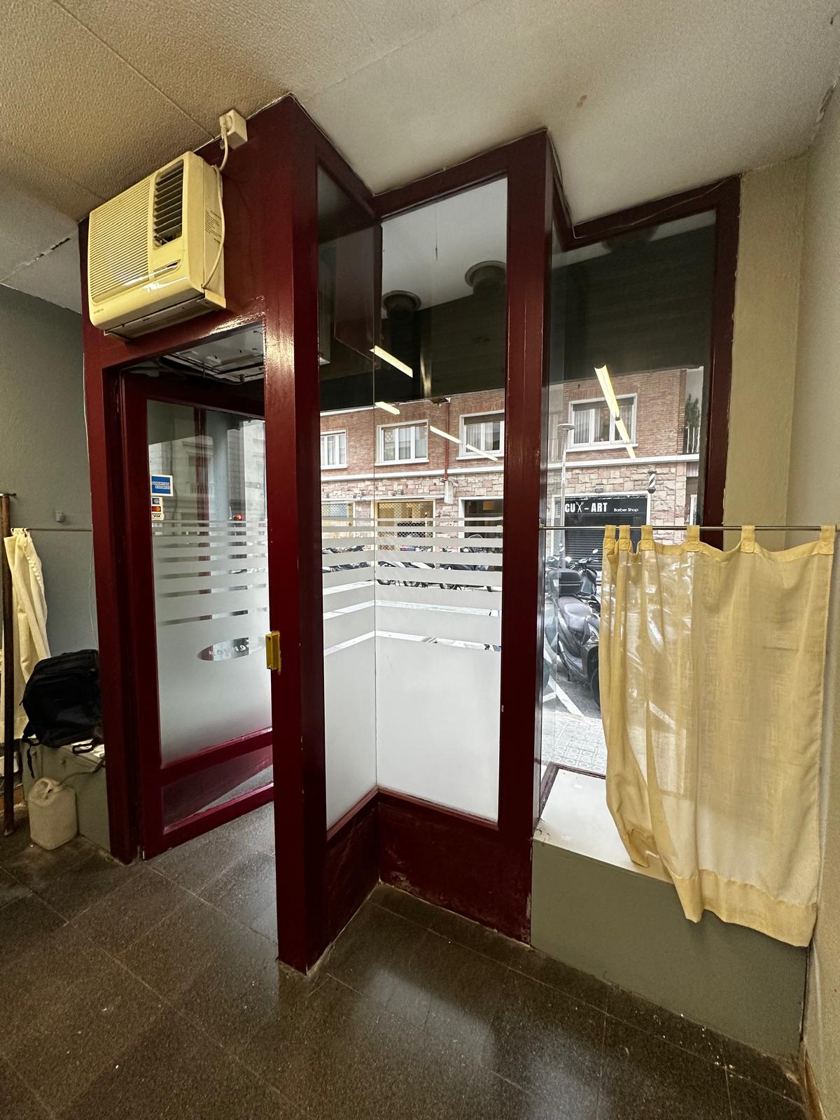 Local comercial – Barcelona 50.00 m2 photo3