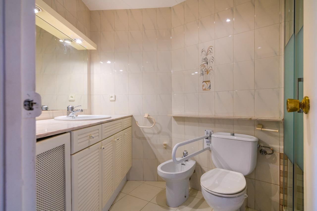 Piso – Barcelona 88.00 m2 photo27