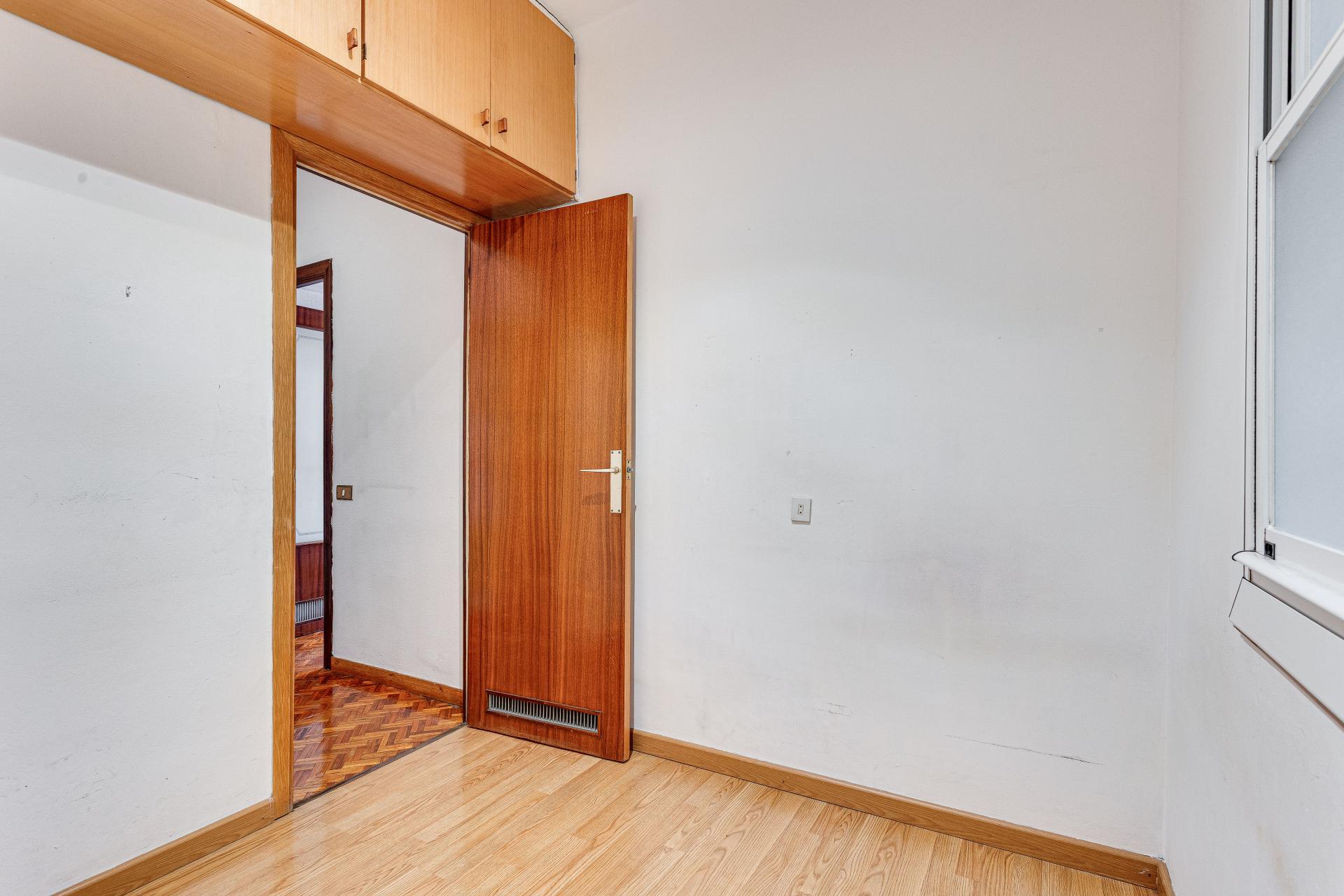 Piso – Barcelona 60.00 m2 photo11