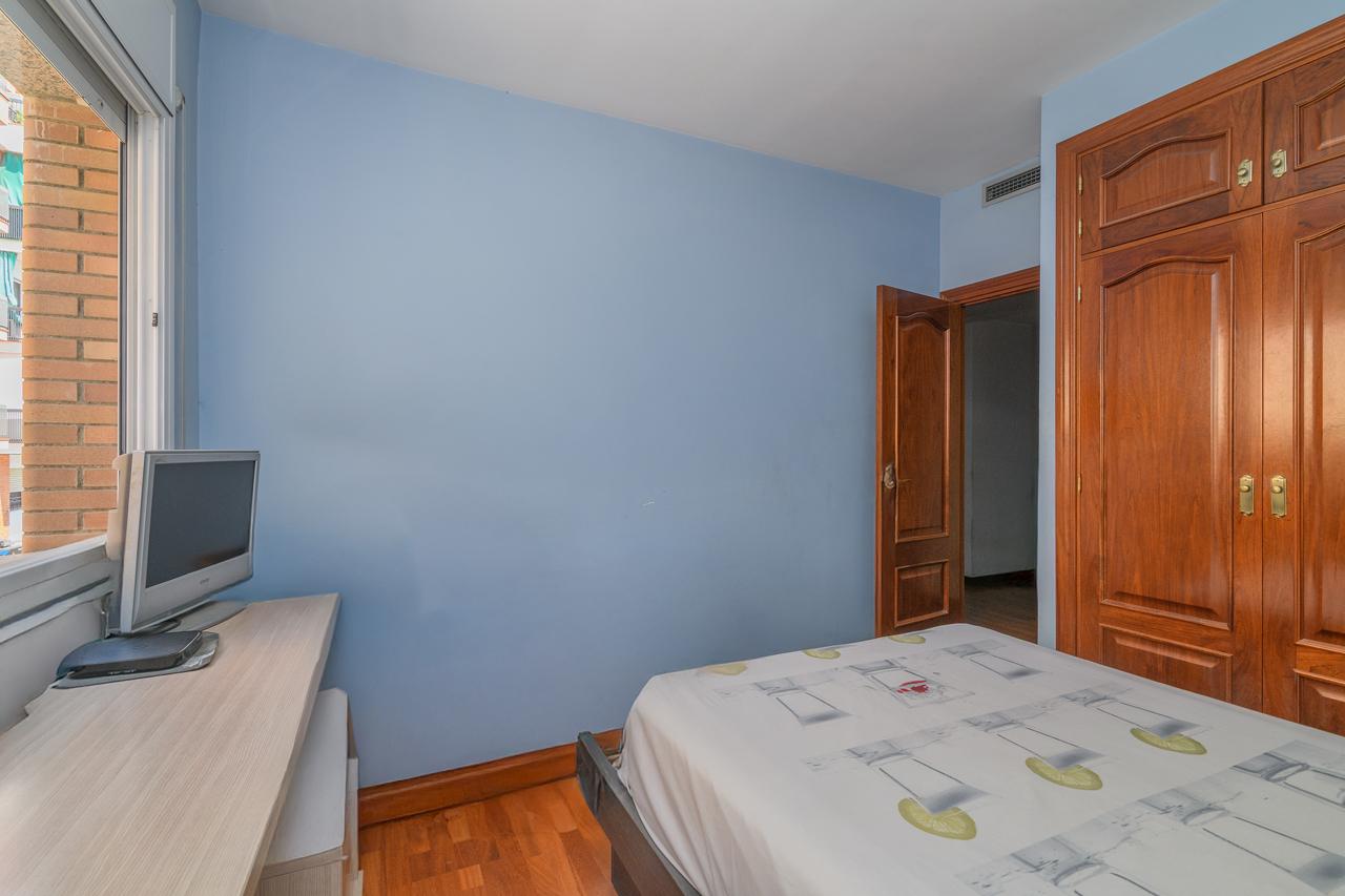 Piso – Hospitalet de Llobregat 150.00 m2 photo20