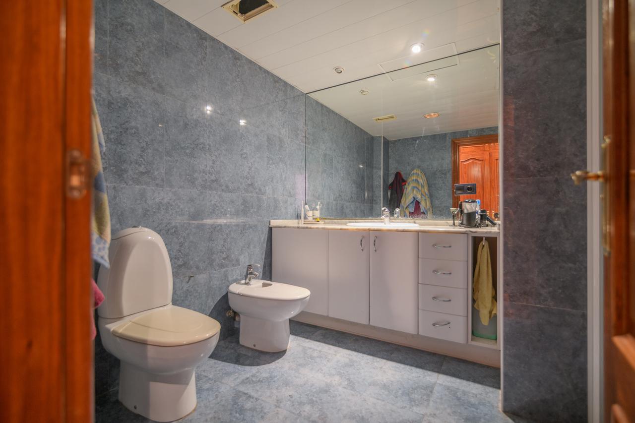 Piso – Hospitalet de Llobregat 150.00 m2 photo23