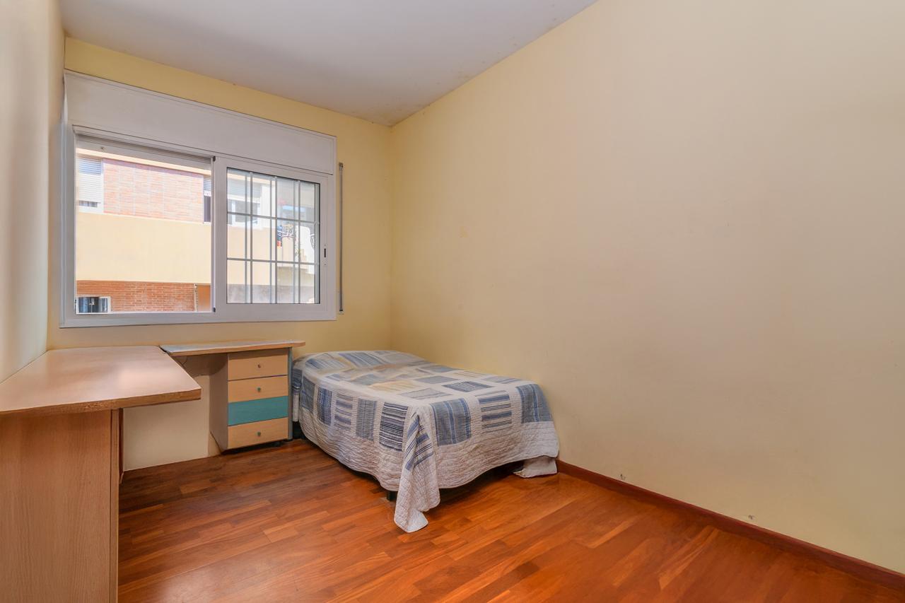 Piso – Hospitalet de Llobregat 150.00 m2 photo17