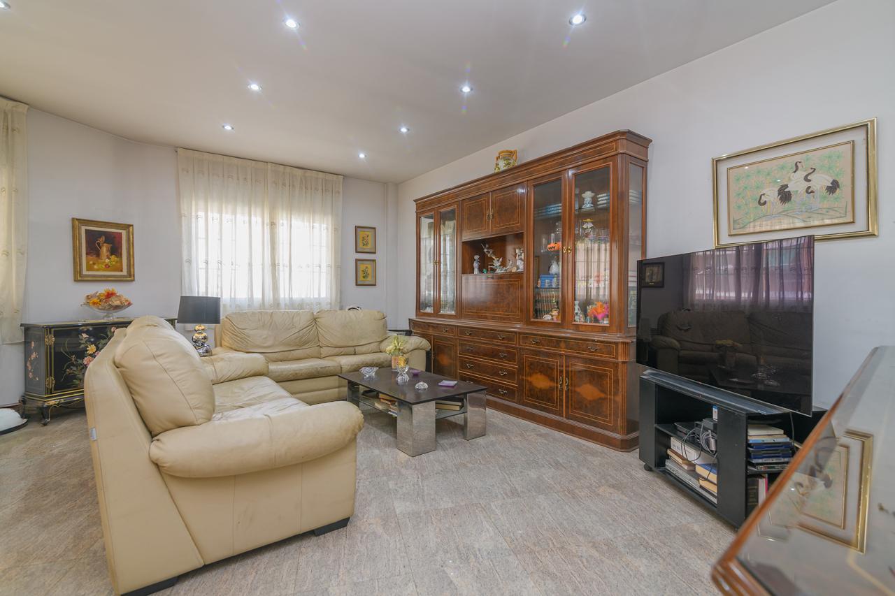 Piso – Hospitalet de Llobregat 150.00 m2 photo9