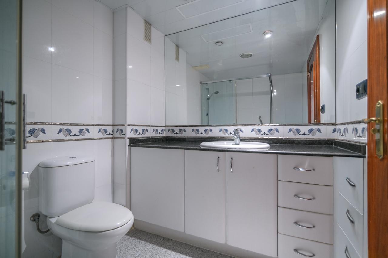 Piso – Hospitalet de Llobregat 150.00 m2 photo27