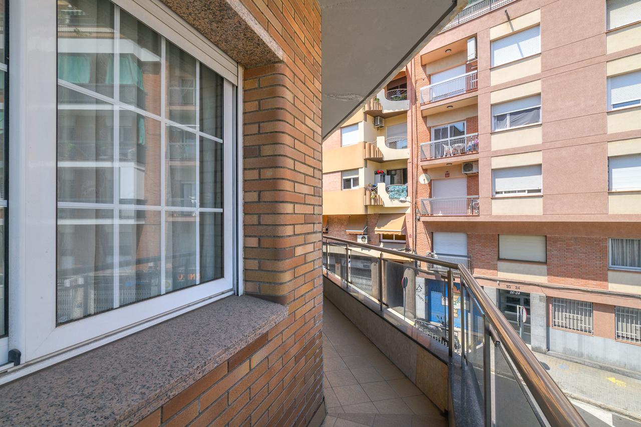 Piso – Hospitalet de Llobregat 150.00 m2 photo5