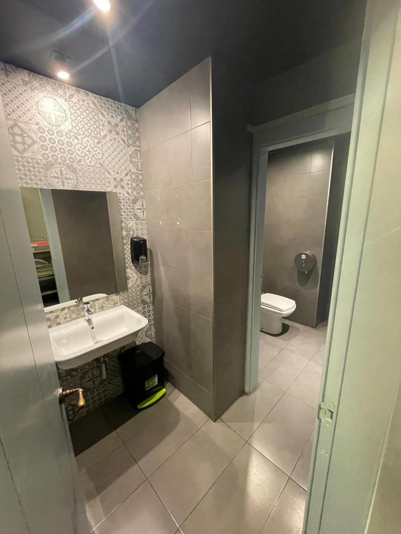 Local comercial – Barcelona 180.00 m2 photo7