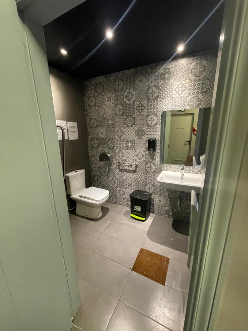 Local comercial – Barcelona 180.00 m2 photo8