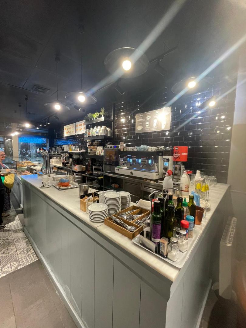 Local comercial – Barcelona 180.00 m2 photo2