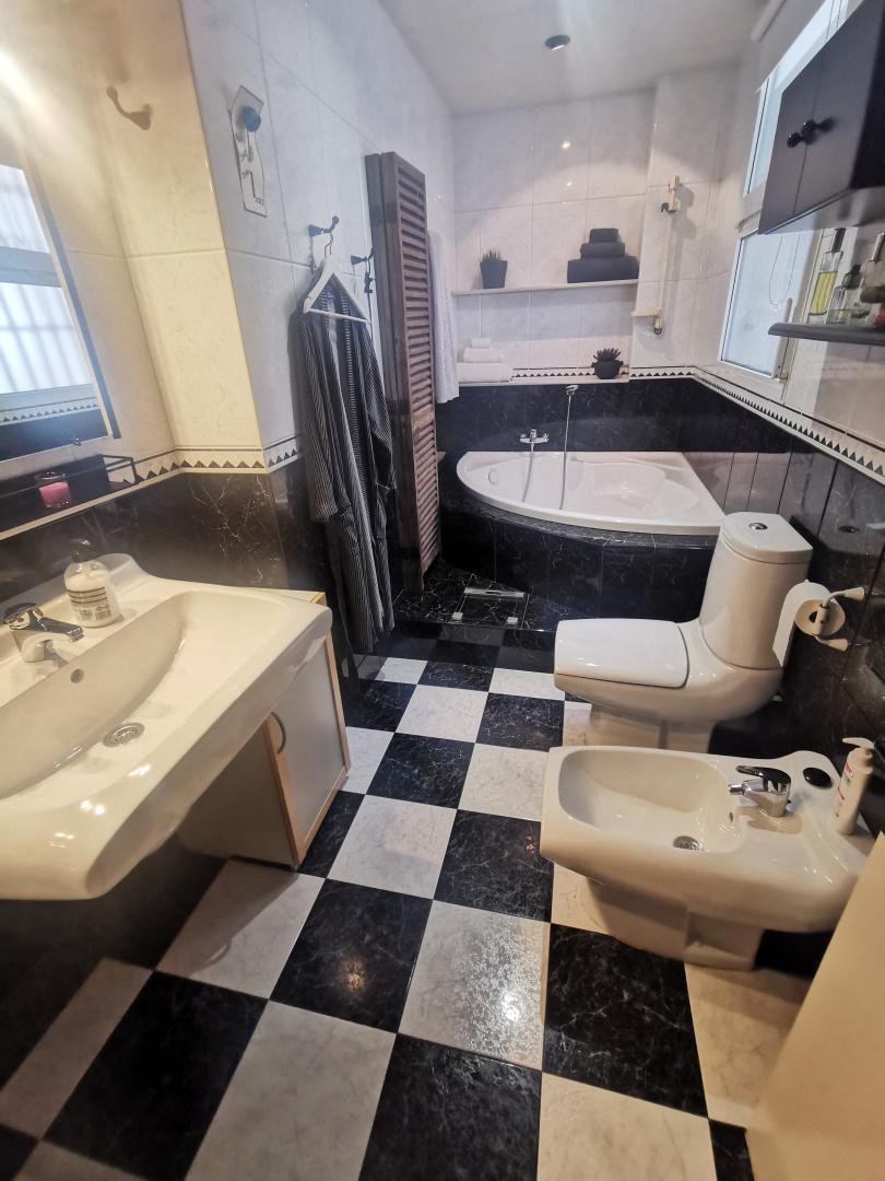 Piso – Cornellà de Llobregat 110.00 m2 photo3