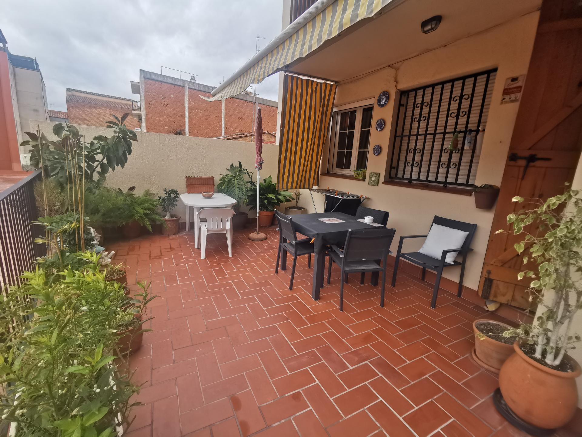 Piso – Cornellà de Llobregat 110.00 m2 photo2