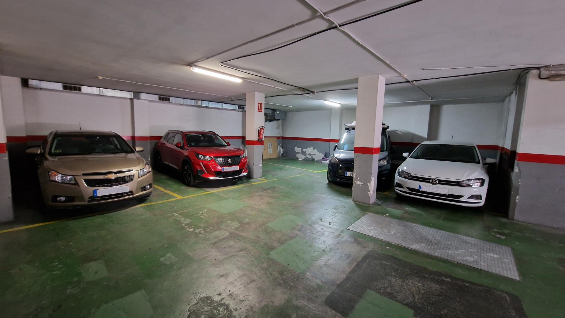 Local comercial – Hospitalet de Llobregat 383.00 m2 photo3