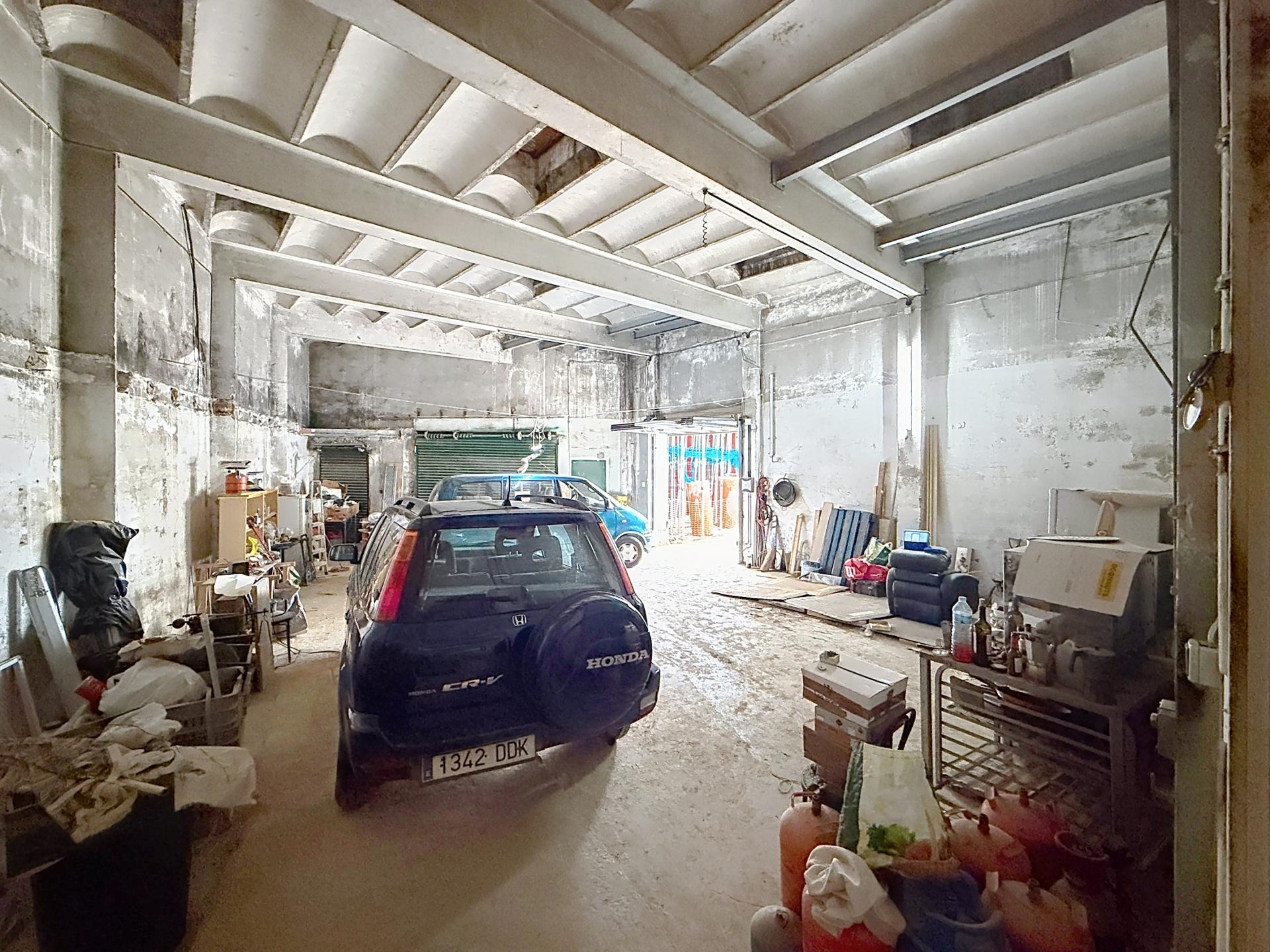 Otras casas – Barcelona 255.00 m2