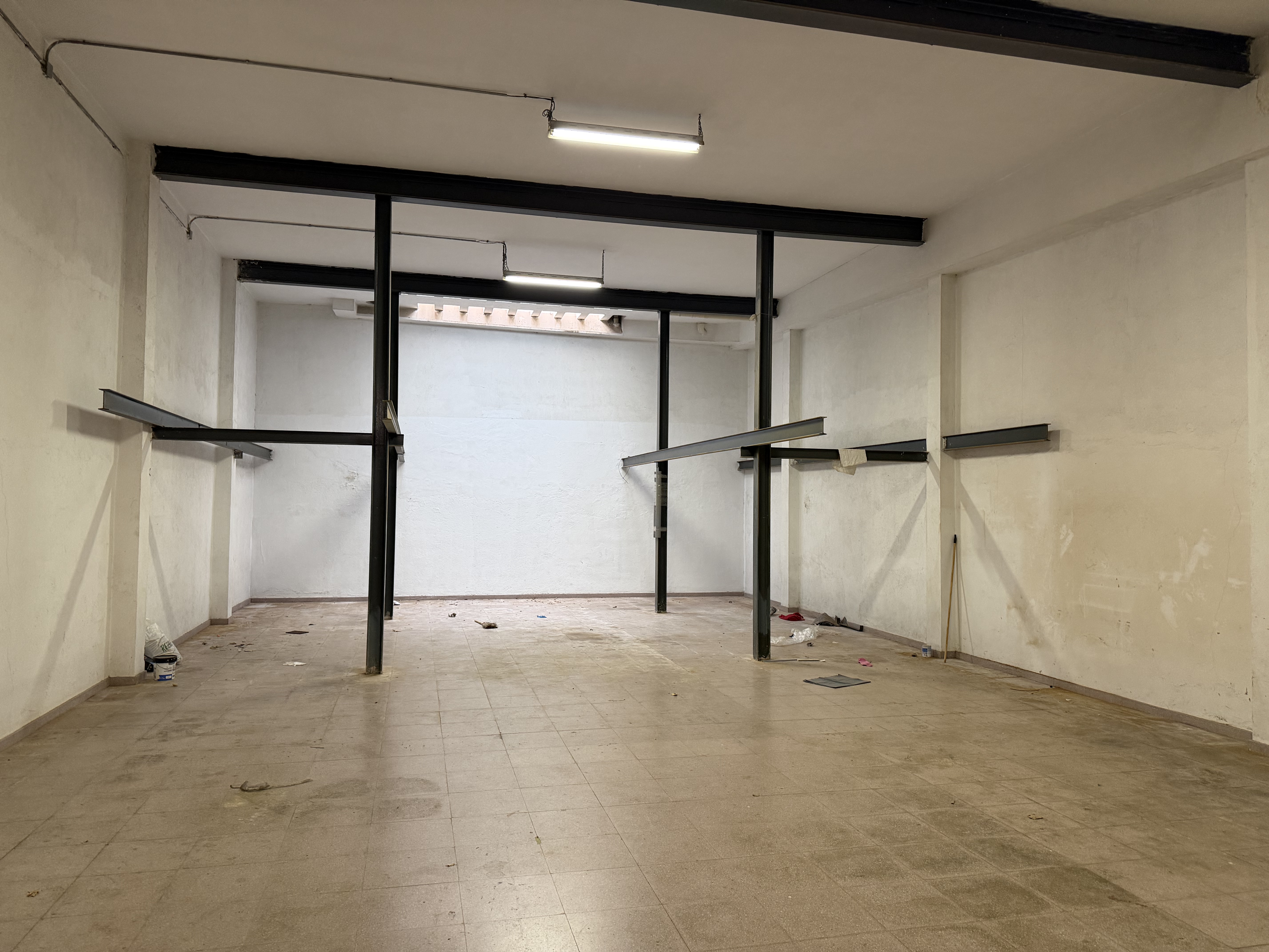 Otras casas – Barcelona 289.00 m2