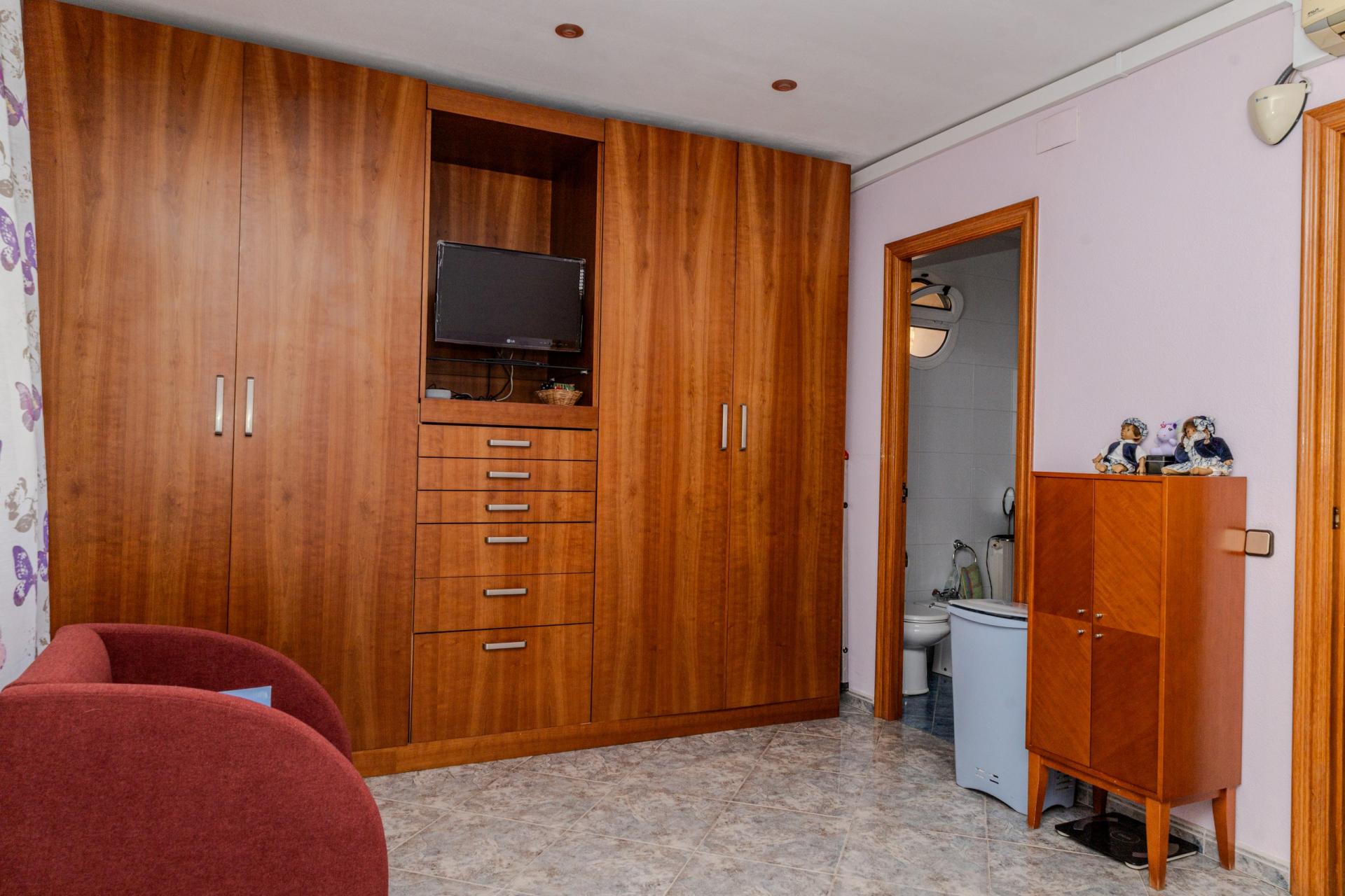 Xalet – Badalona 270.00 m2 photo19